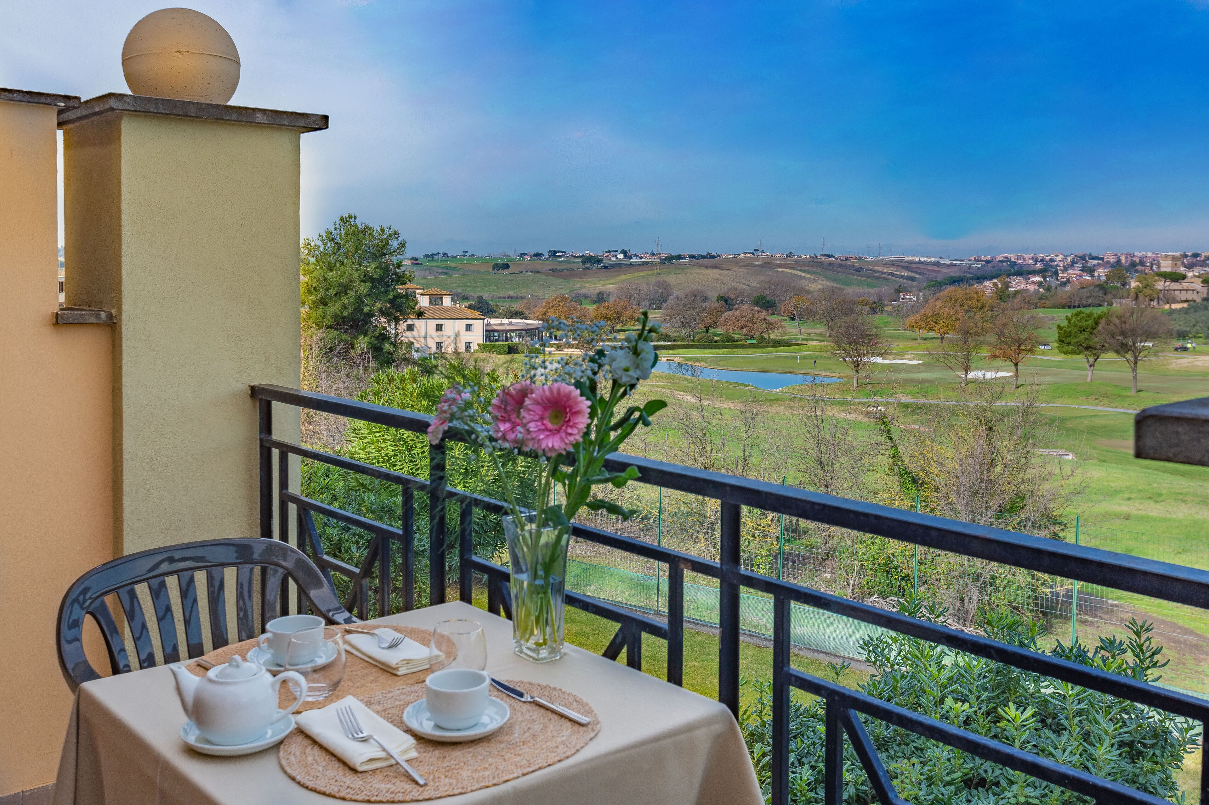Aperto a colazione e cena, cucina locale