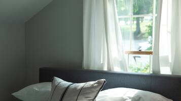 Historic Inn Two Bedroom Suite NOTL | Premium bedding, individually decorated, desk, blackout drapes