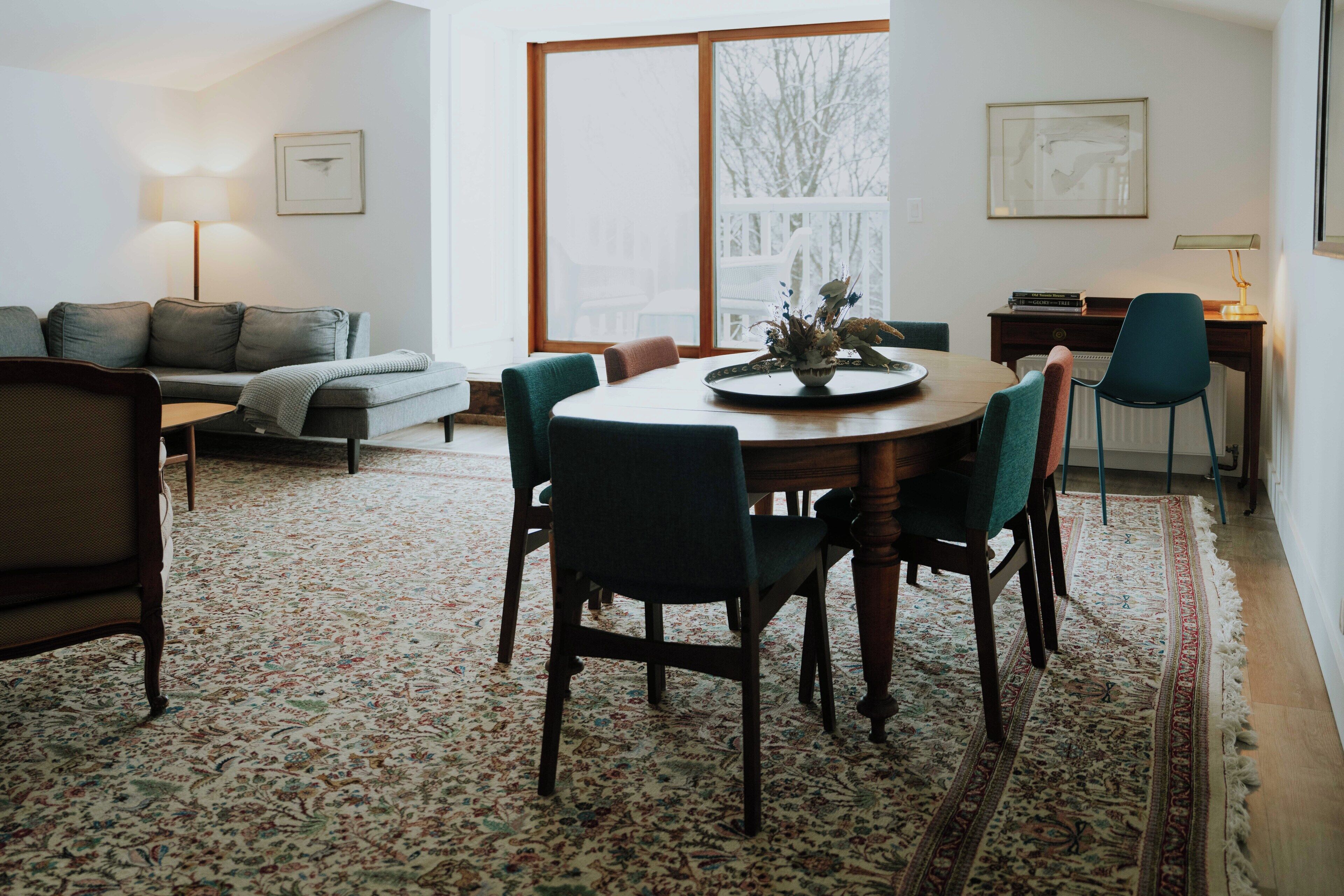 Luxurious Two BR Apt River View NOTL | Premium bedding, individually decorated, desk, blackout drapes