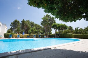 Outdoor pool, sun loungers