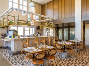 Der serveres morgenmad og frokost