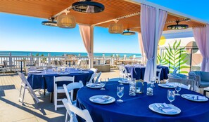 Breakfast and lunch served, Californian cuisine - Inn at the Pier Pismo Beach, Curio Collection by Hilton (Pismo Beach)