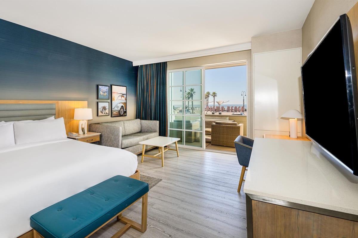 In-room safe, desk, iron/ironing board, free WiFi