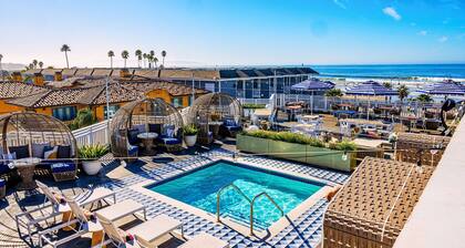 Inn at the Pier Pismo Beach, Curio Collection by Hilton