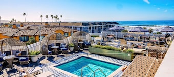 Inn at the Pier Pismo Beach, Curio Collection by Hilton