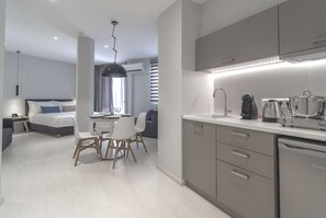 Family Apartment | Private kitchenette | Fridge, microwave, espresso maker, coffee/tea maker - Acropolis Stay (Athens)
