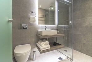 Apartamento familiar | Baño | Ducha y cabezal de ducha tipo lluvia