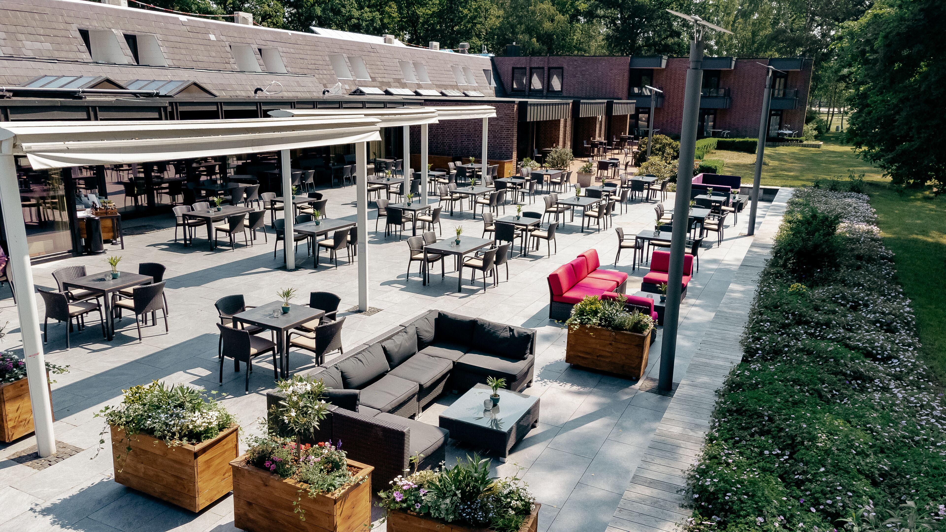 المنشأة من الخارج