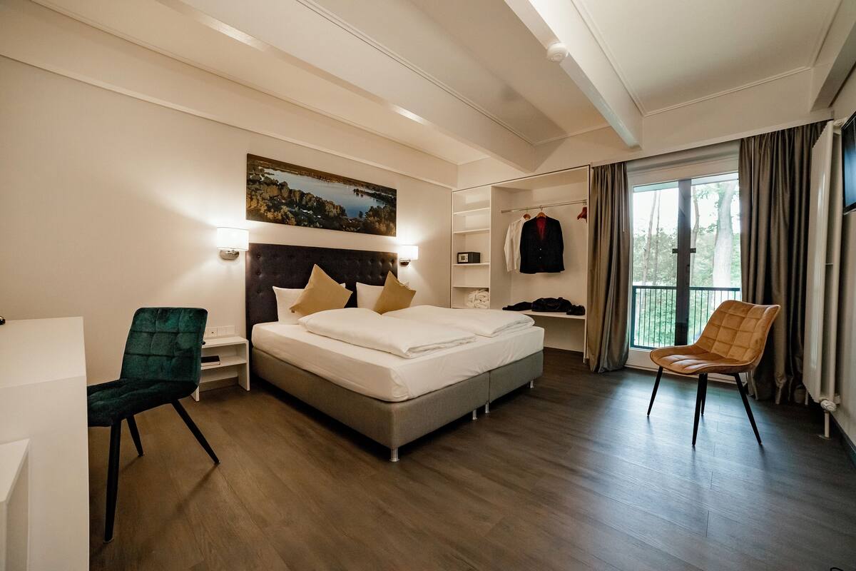 double room | 1 bedroom, hypo-allergenic bedding, in-room safe, individually decorated