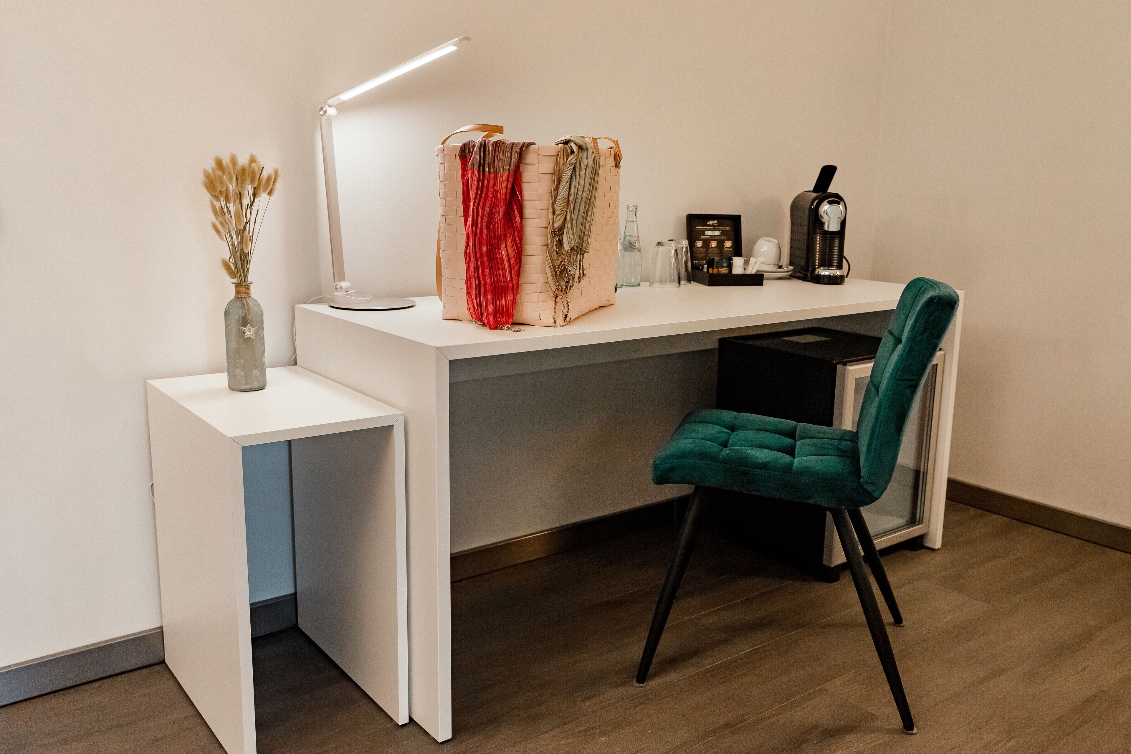 32-inch flat-screen tv with satellite channels, tv