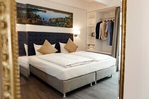 Double Room, Balcony | Hypo-allergenic bedding, in-room safe, individually decorated - Seehotel am Tankumsee (Isenbuttel)