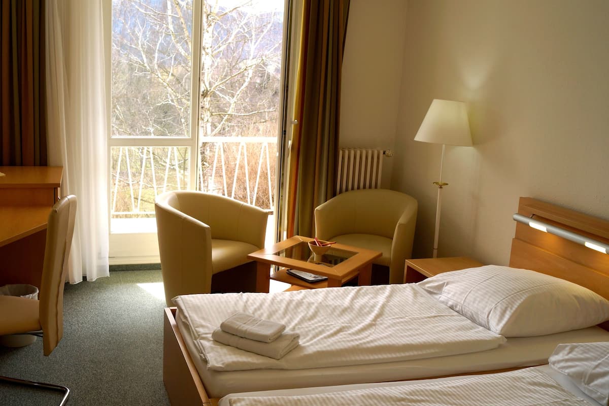 Bureau, Wi-Fi gratuit, draps fournis