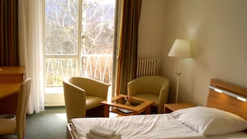 Escritorio, cunas gratuitas y wifi gratis