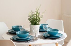 Apartment, 2 Bedrooms | In-room dining