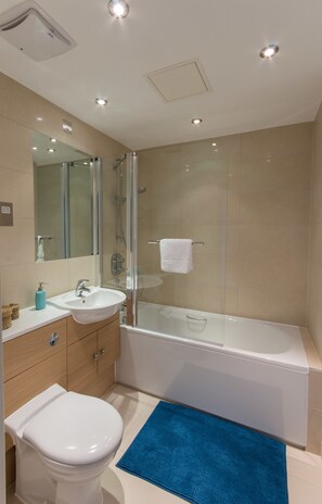 Appartement, 2 chambres | Salle de bain