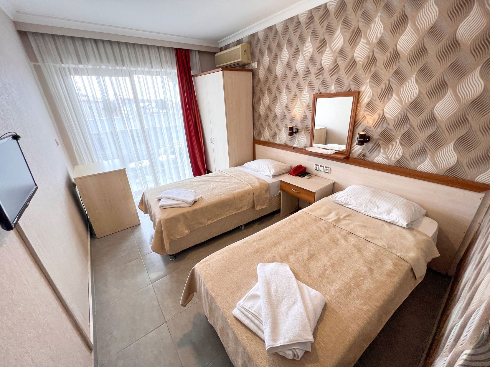 Minibar, Schreibtisch, kostenloses WLAN