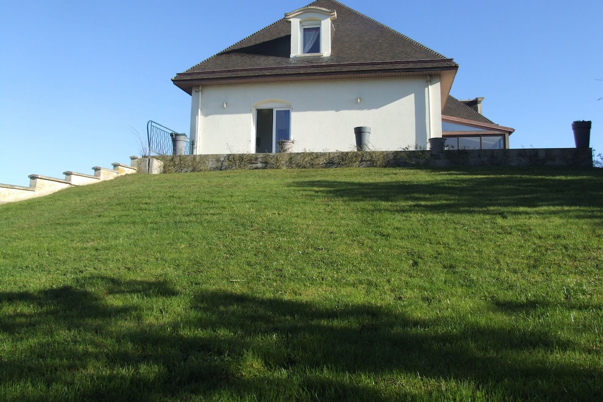 Panoraamastudiosviitti, 1 keskisuuri parisänky ja vuodesohva, merinäköala | Terassi/patio