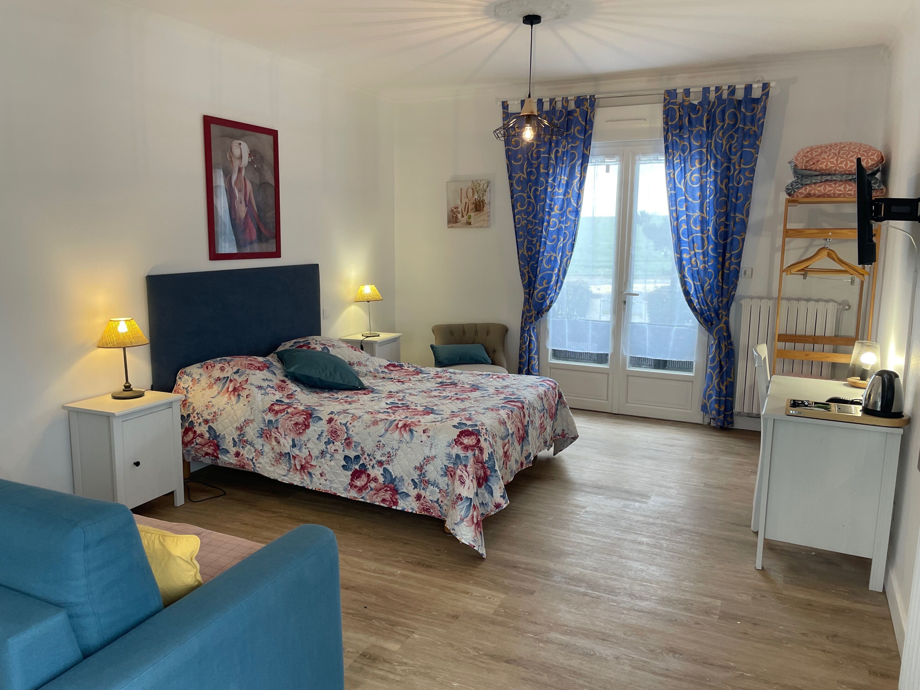 Panoramic-Studiosuite, 1 Queen-Bett und Schlafsofa, Meerblick | Hochwertige Bettwaren, individuell dekoriert, individuell eingerichtet