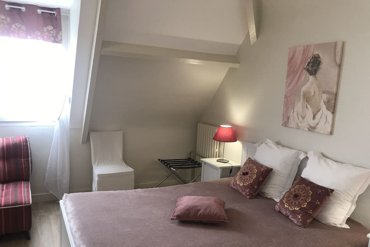 Comfort Triple Room, Multiple Beds, Partial Sea View | 1 bedroom, premium bedding, individually decorated