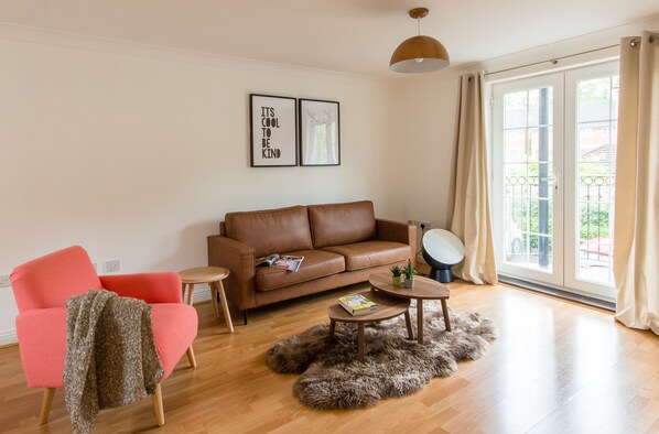 Apartment, 2 Bedrooms | Living room