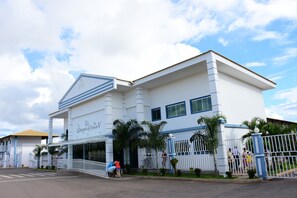 Fachada da propriedade