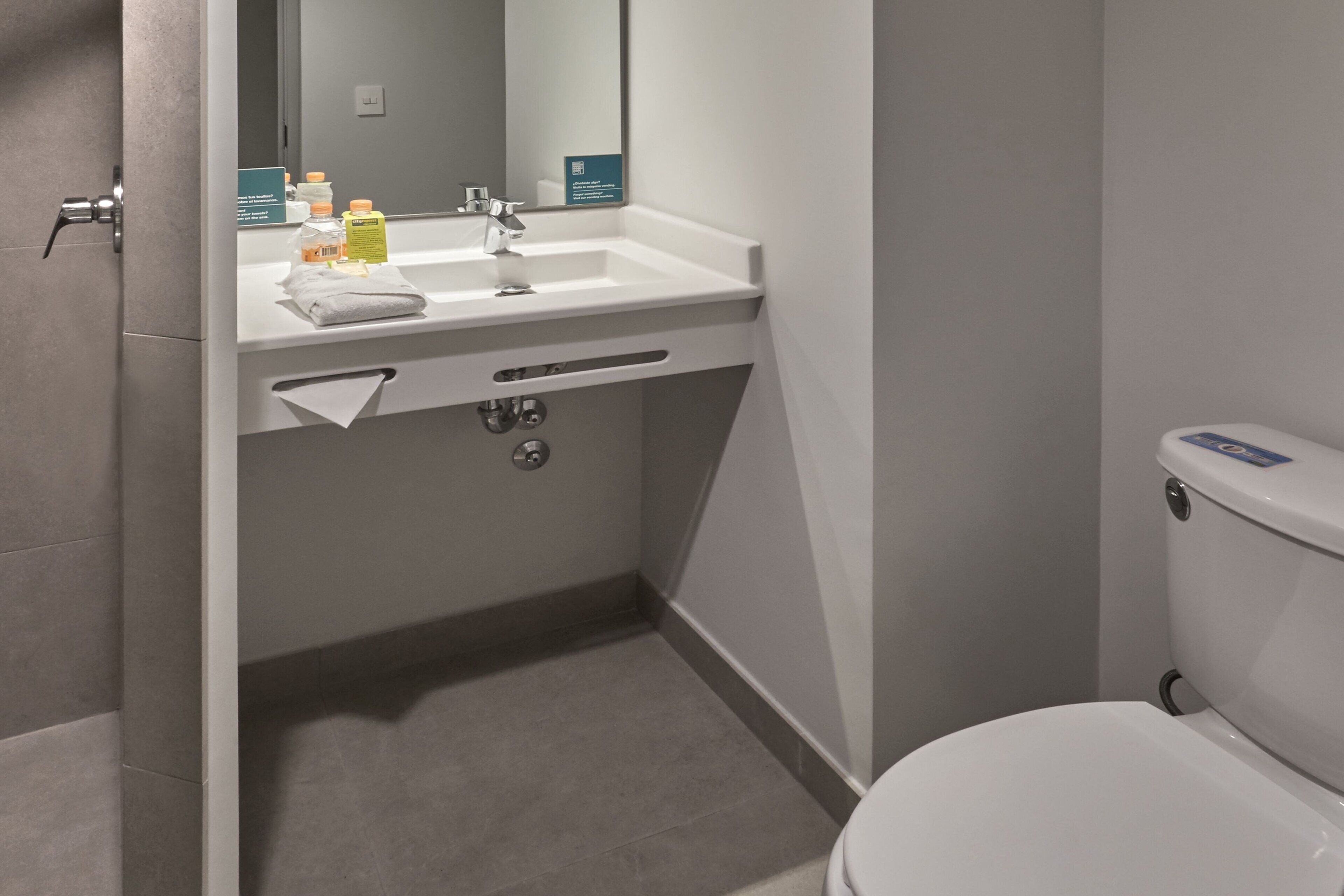 shower, free toiletries, towels