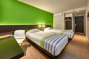 Room, 2 Twin Beds | Desk, free cribs/infant beds, free WiFi, bed sheets