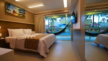 MASTER CASAL COM VARANDA | 미니바, 객실 내 금고, 책상, 암막 커튼