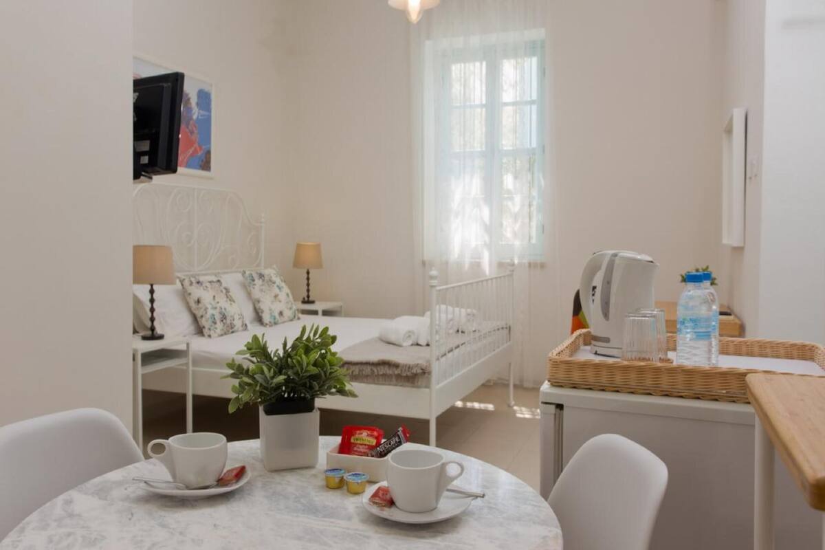 Standard Double Room, 1 Queen Bed | Egyptian cotton sheets, premium bedding, desk, soundproofing