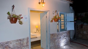 Unclassified image, 4 of 39, button - Shongas Inn (Deryneia)