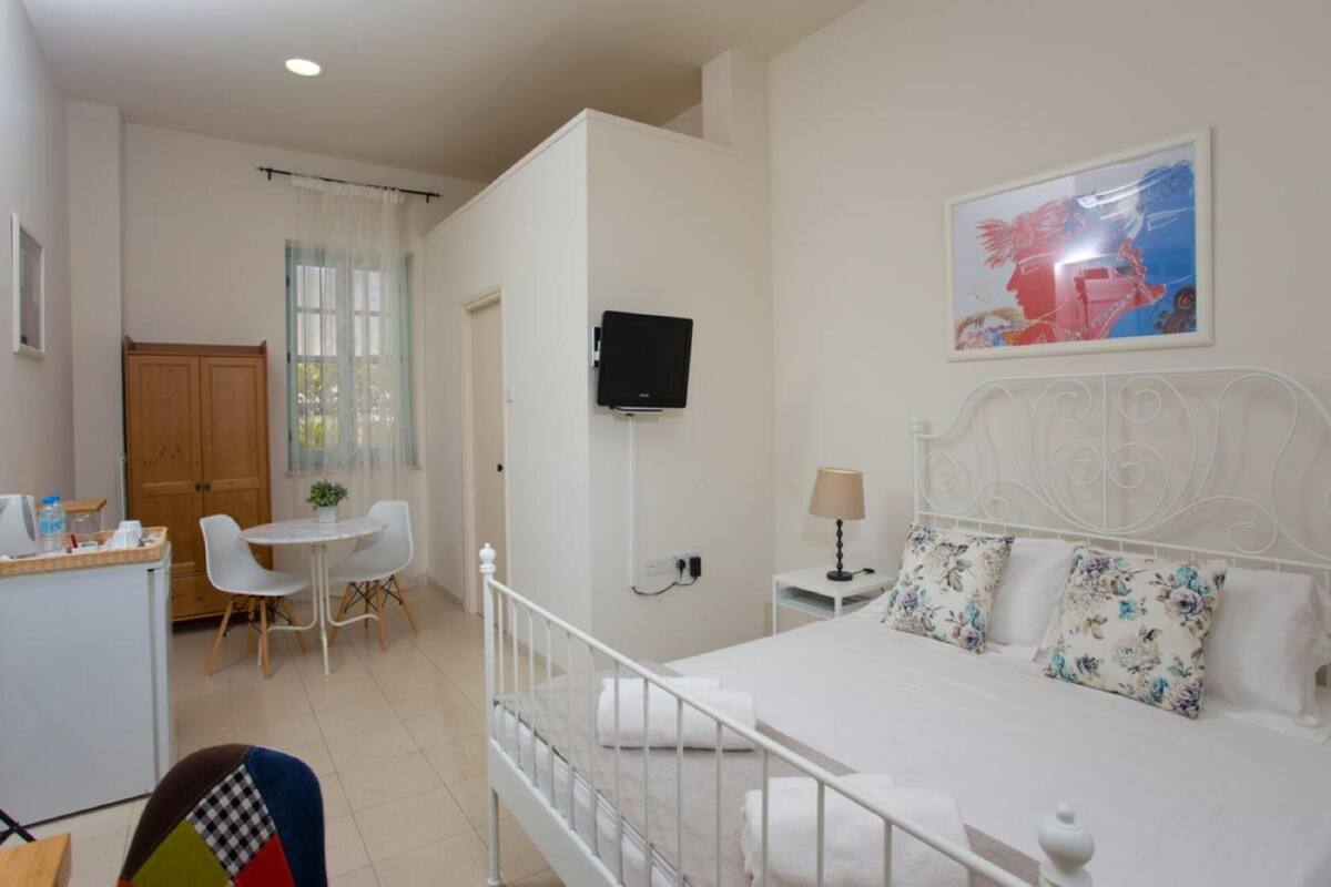 Standard Double Room, 1 Queen Bed | Egyptian cotton sheets, premium bedding, desk, soundproofing