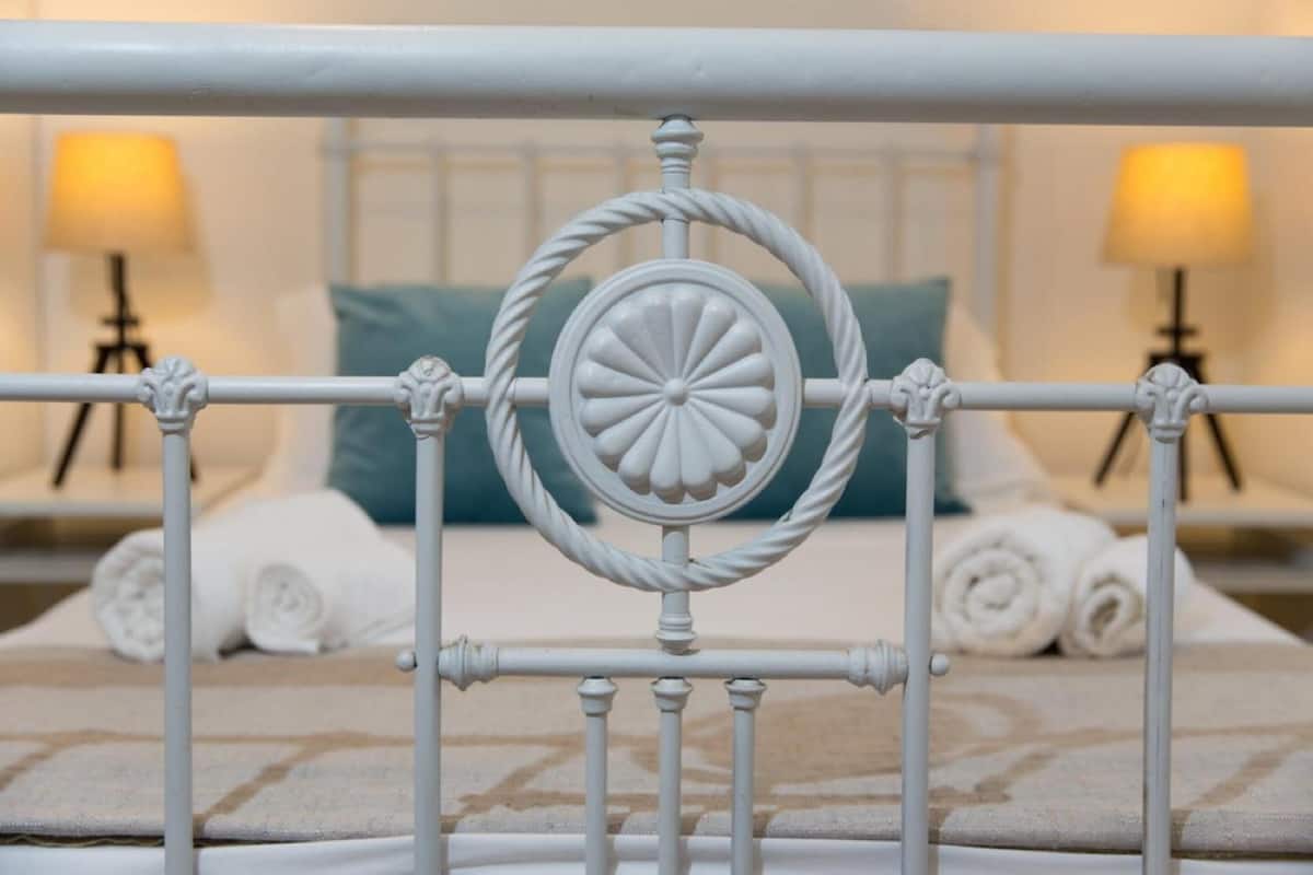 Sábanas de algodón egipcio, ropa de cama de alta calidad y escritorio