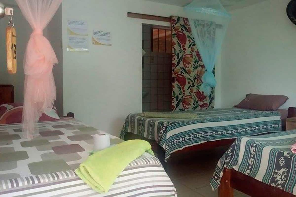Basic-Dreibettzimmer, 3 Einzelbetten, eigenes Bad, Flussblick
