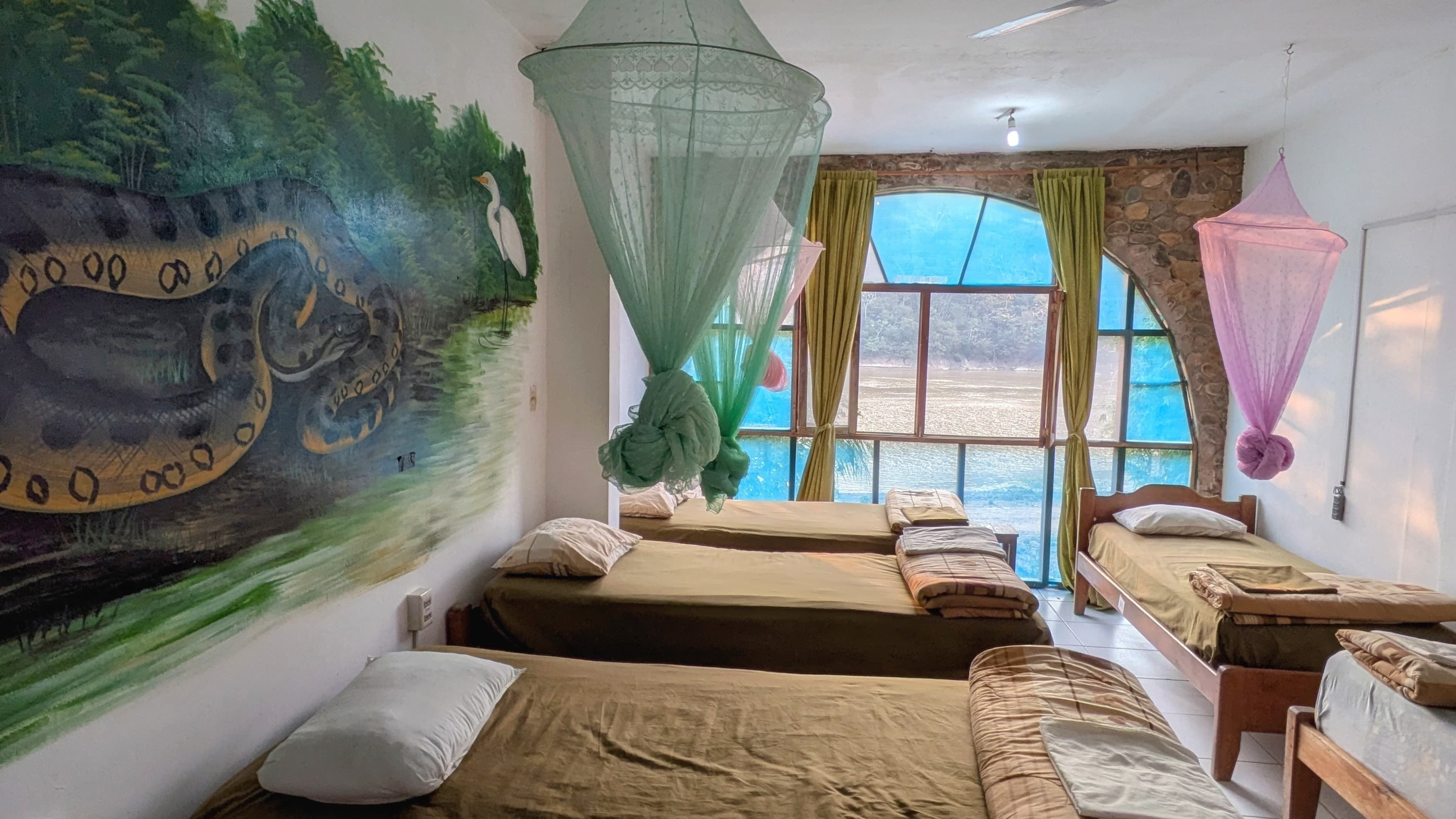 In-room safe, soundproofing, iron/ironing board, free WiFi