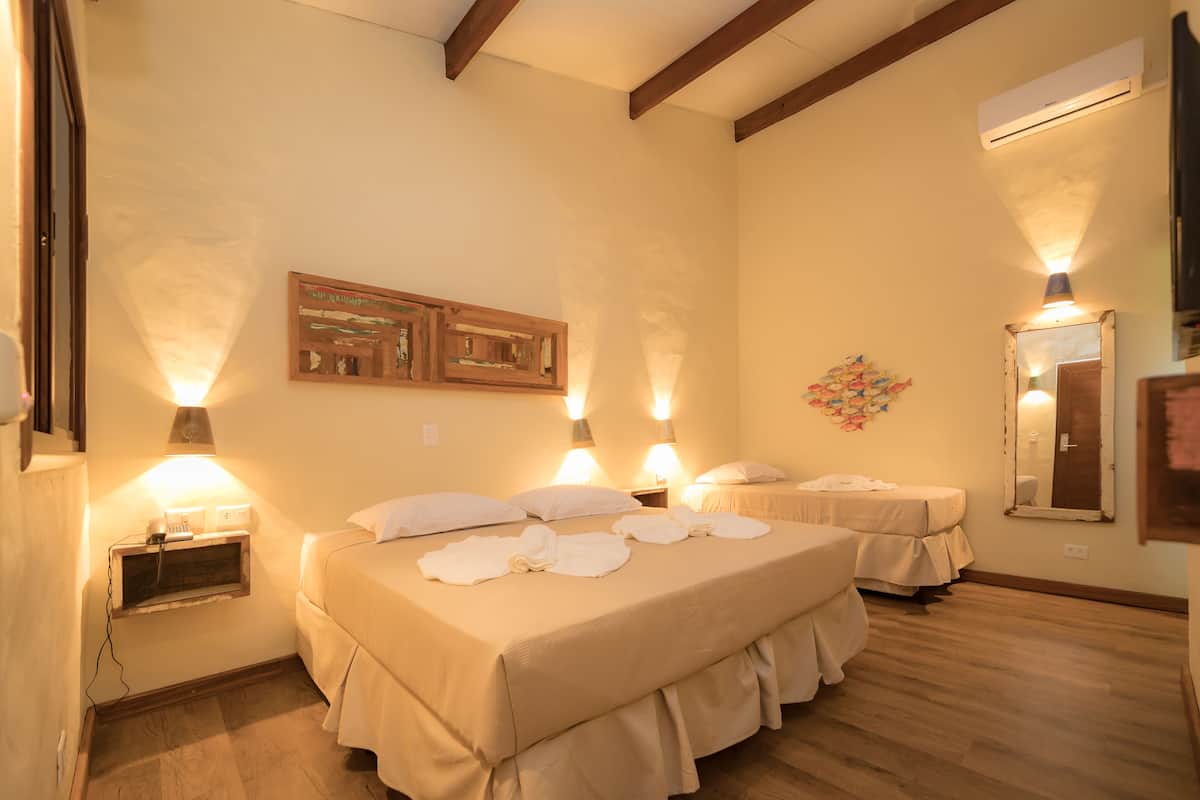 standard room | minibar, in-room safe, free wifi, bed sheets