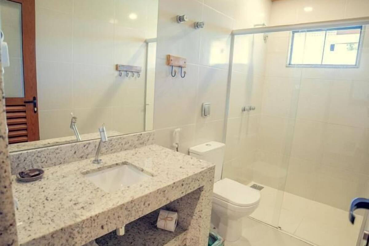 standard room | bathroom | shower, free toiletries, hair dryer, towels