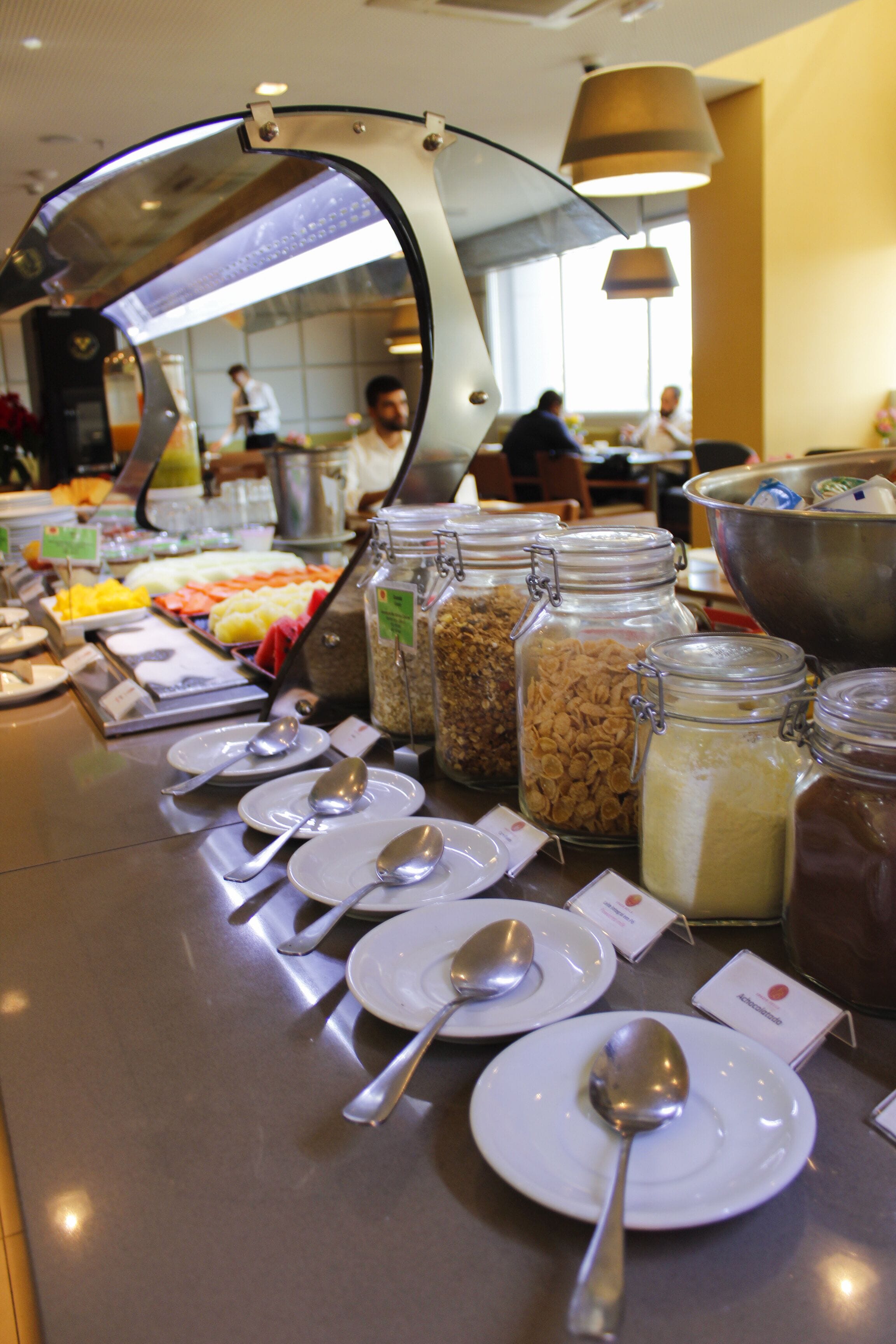 breakfast, lunch and dinner served