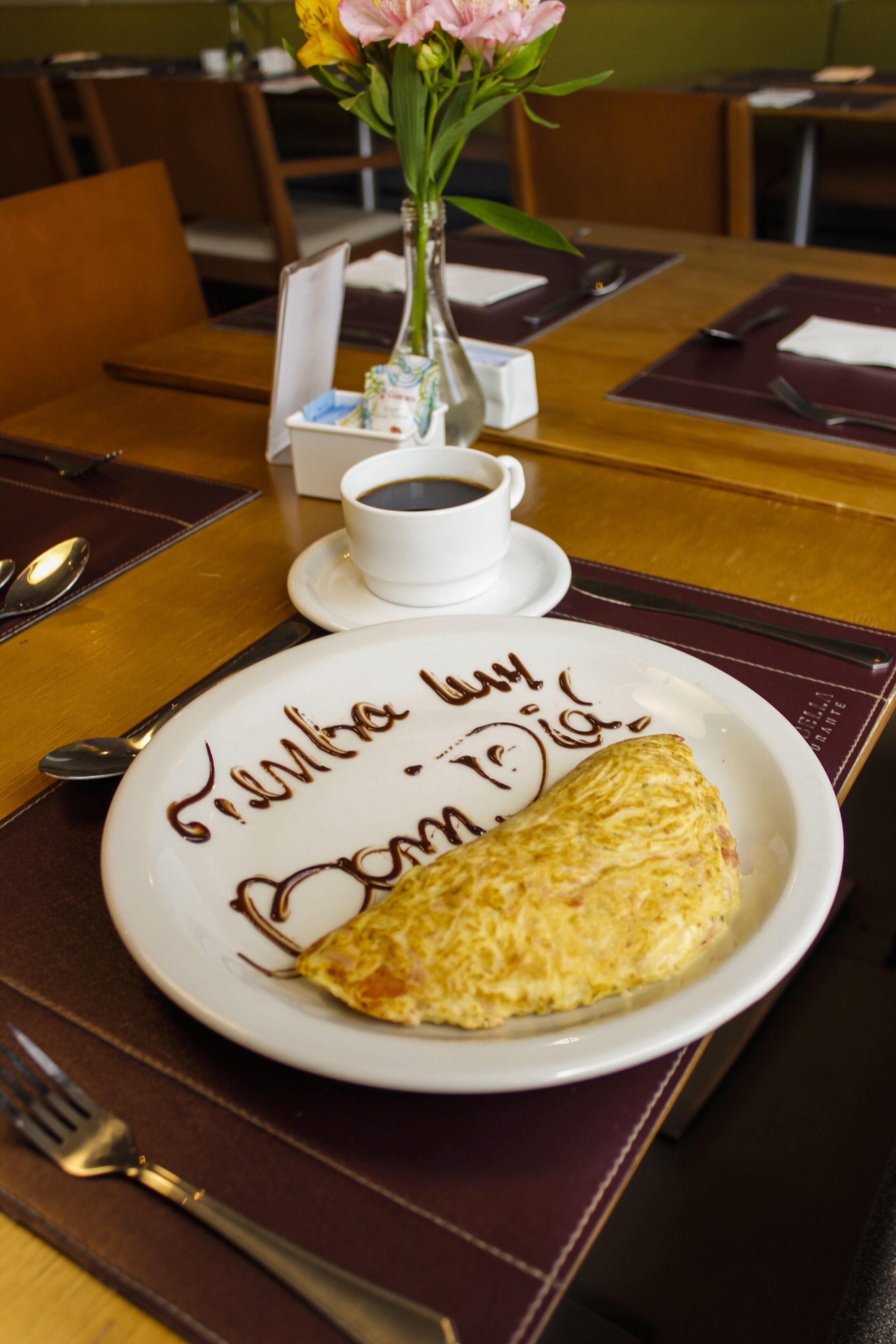 daily buffet breakfast (brl 77 per person)