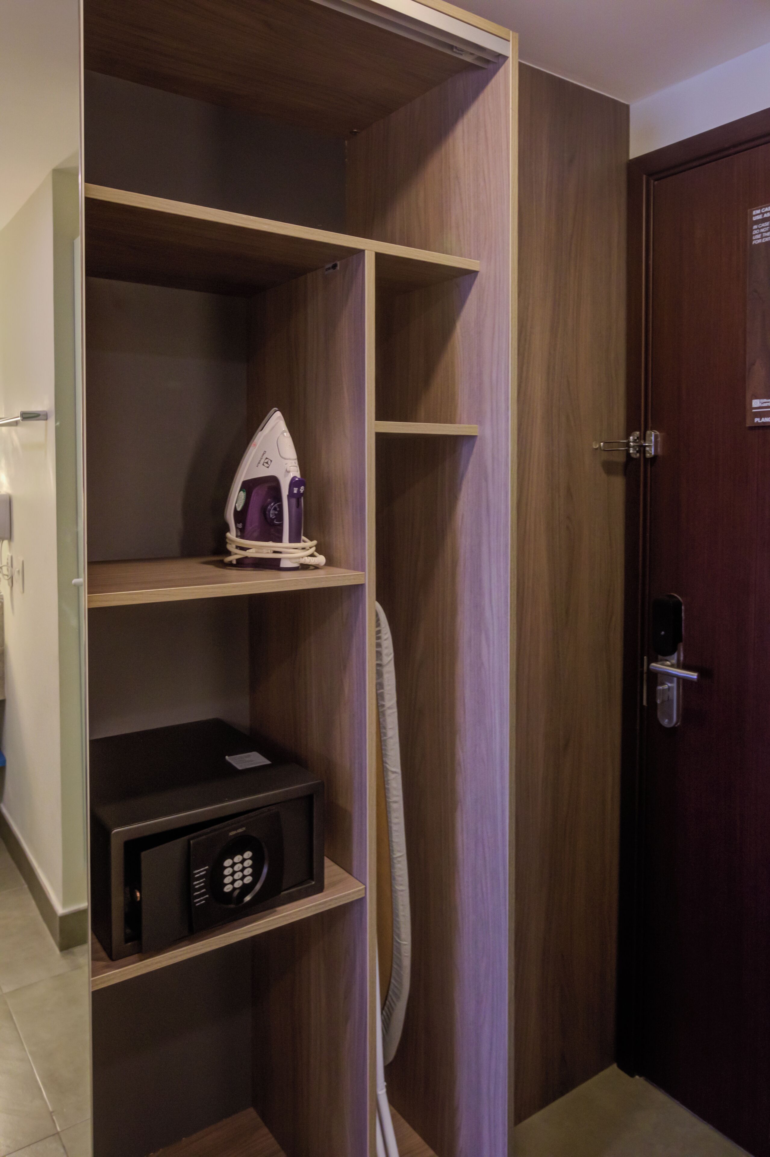 1 bedroom, in-room safe, desk, blackout curtains