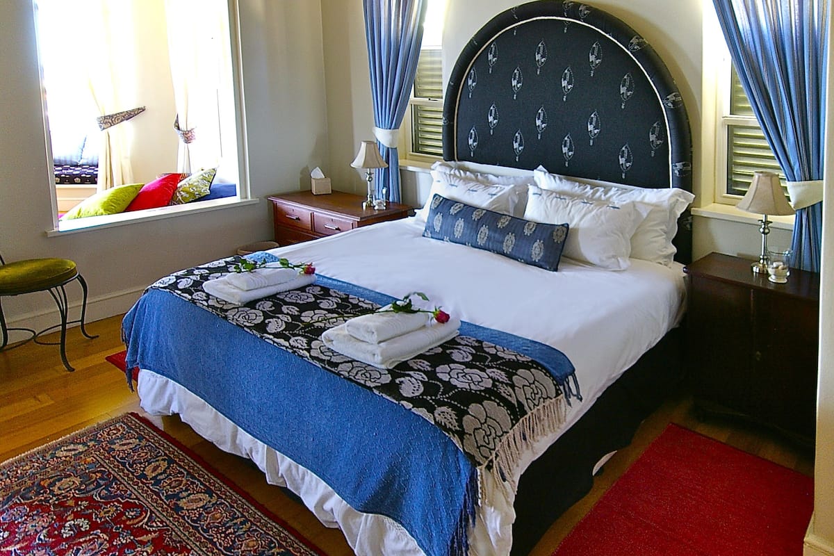 Luxury Apartment, 2 Bedrooms | 2 bedrooms, premium bedding, in-room safe, iron/ironing board