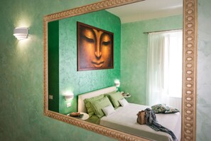 In-room safe, desk, laptop workspace, blackout drapes - Casa Cifali (Taormina)
