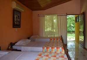 Dreibettzimmer | Kostenloses WLAN, Bettwäsche