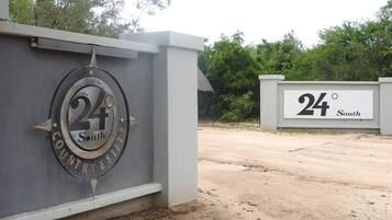 Entrada de la propiedad