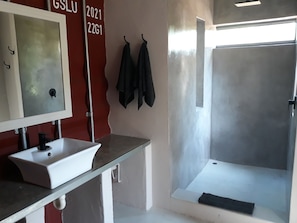 Deluxe Chalet, 2 Bedrooms, Mountain View | Bilik Mandi | Pancuran mandi, hulu semburan mandi hujan