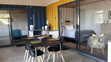 Deluxe Chalet, 2 Bedrooms, Mountain View | In-room dining