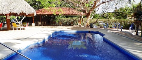 Utomhuspool