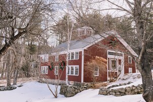 Quarto casal clássico, 1 cama Queen | Vista para a colina