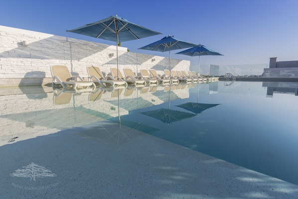 Outdoor pool, pool umbrellas