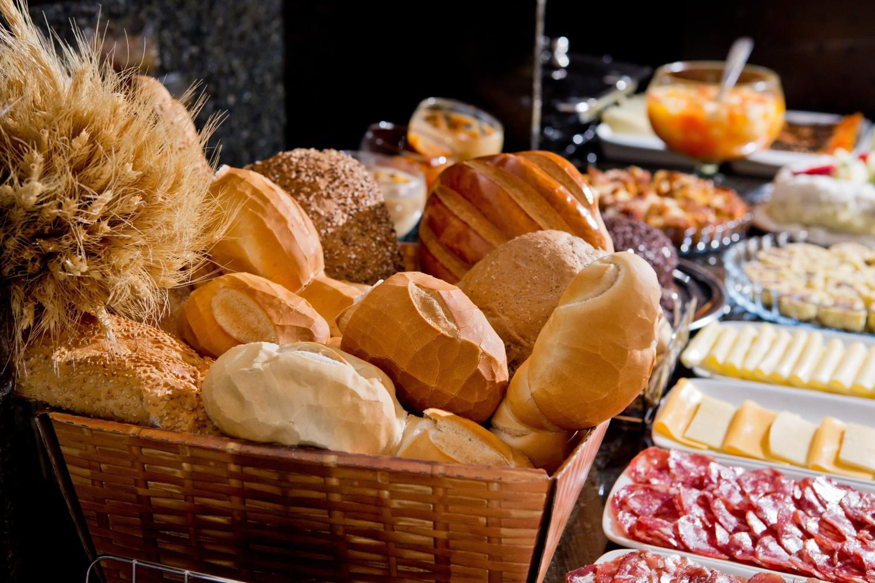 breakfast and dinner served