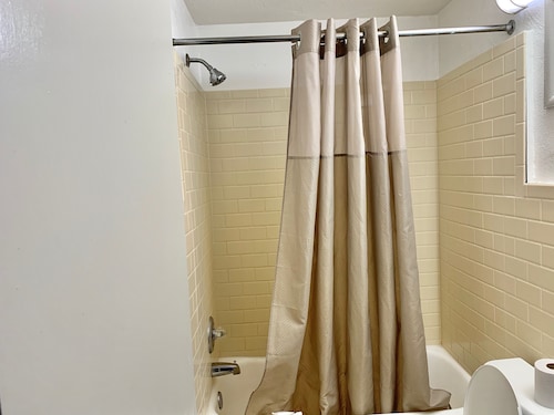Scottish Inns and Suites - Bordentown